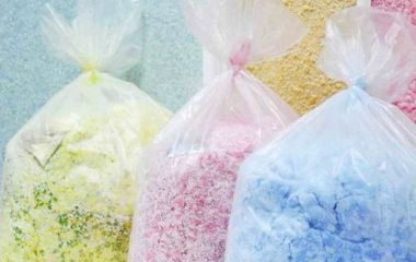 Что нужно знать про расход жидких обоев: от чего зависит и как рассчитать нужный объем материала для ремонта